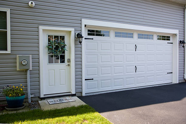 24/7 Emergency Garage Door Roller Replacement experts in Blanco, TX